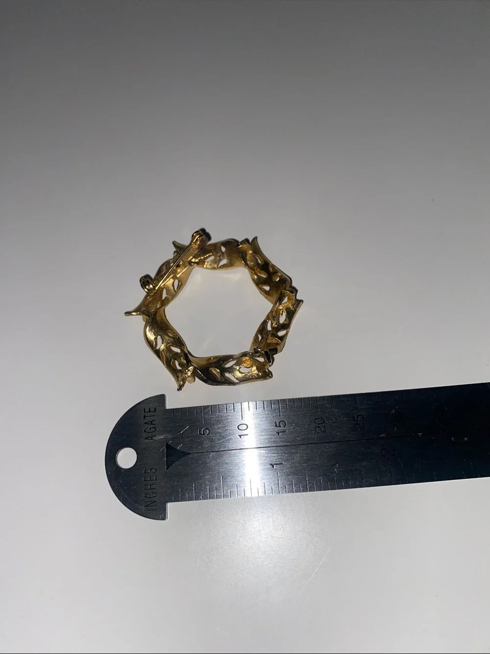 Gold Leaf Link Wreath Brooch